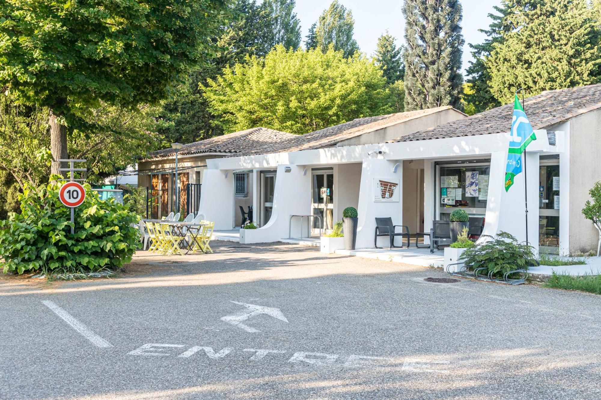Camping Les Avignon - La Laune Villeneuve-lès-Avignon Dış mekan fotoğraf